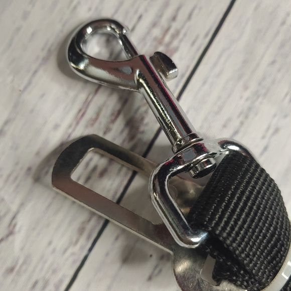 Adjustable Car Seat Belt for Pets, Black - Picture 4 of 5